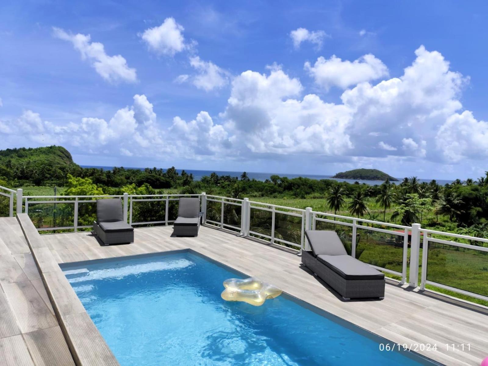 Azur, Bas De Villa Piscine, Vue Mer La Trinite Exterior photo